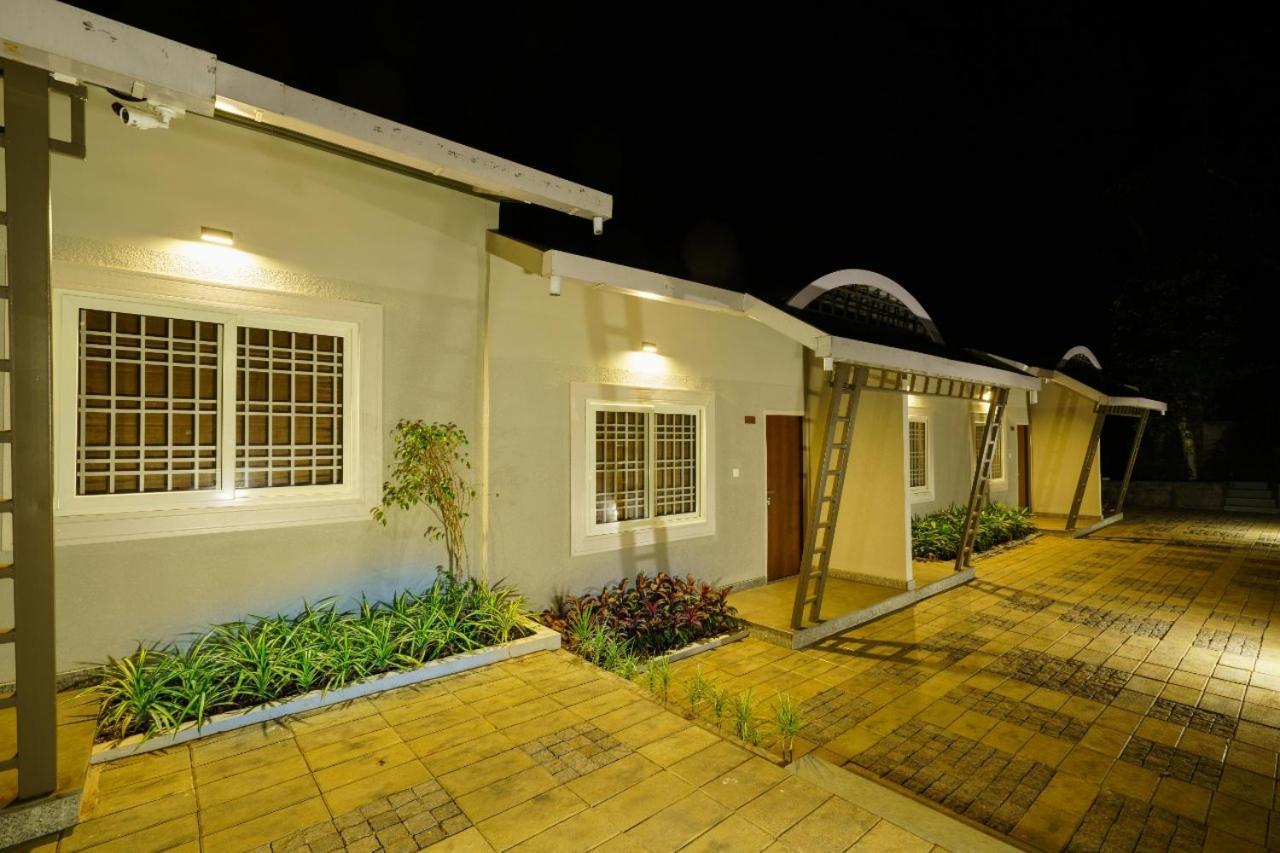Windale Resorts Pooppara Exteriér fotografie